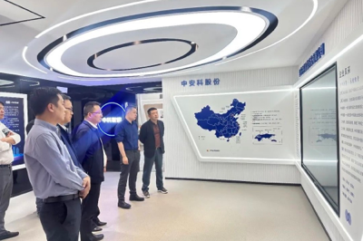 中國移動蘇州公司領導一行蒞臨云頂國際yd2333科子公司中科智能參觀指導
