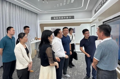 適老化改造成果考察 | 蘇州市民政局陳正峰局長一行領導蒞臨云頂國際yd2333科子公司中科智能考察指導