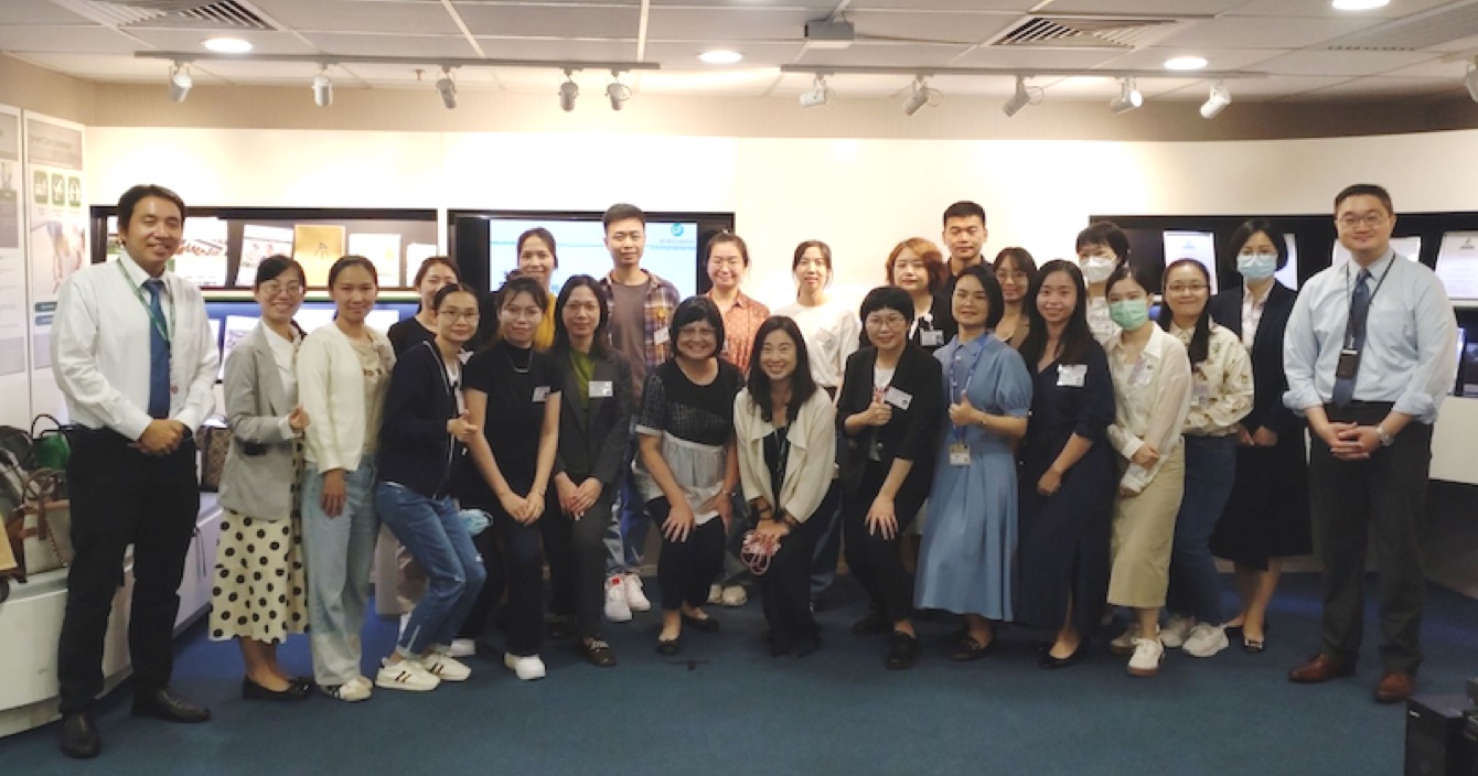 云頂國際yd2333科子公司香港衛安快訊：香港護理專科學院到訪參觀創新養老方案、衛安義工隊參與兒童托管活動