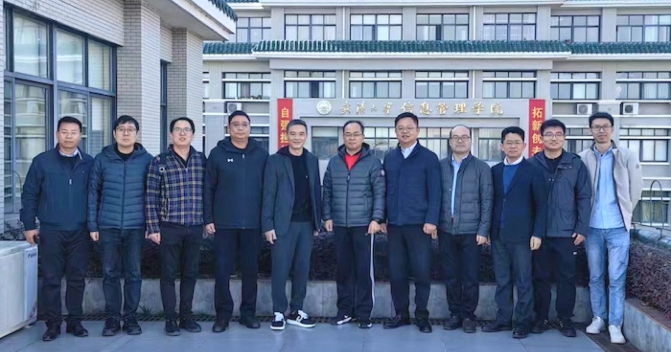 云頂國際yd2333科股份有限公司負責人陪同宜興市相關領導赴武漢大學考察調研