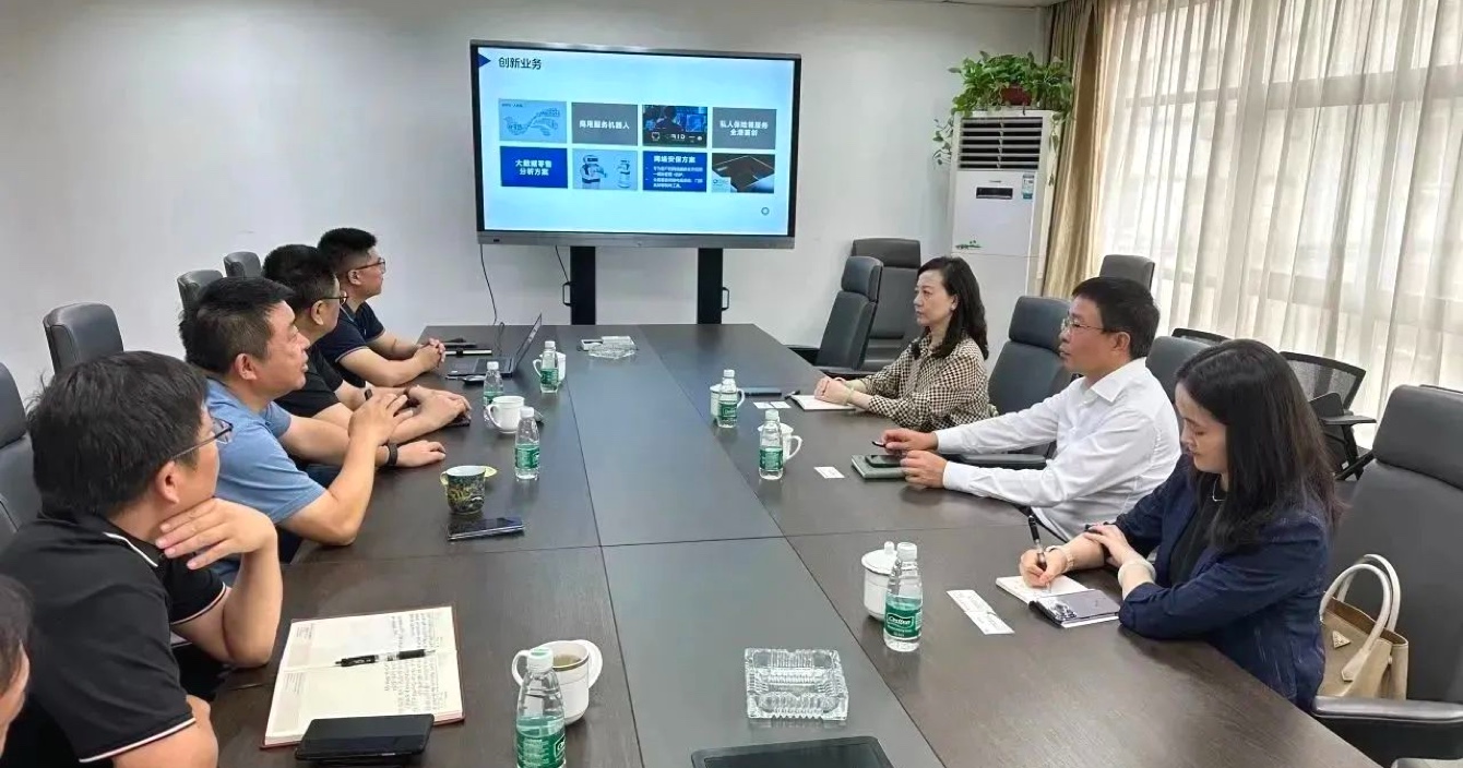 蘇州銀行貝灝明行長一行蒞臨云頂國際yd2333科子公司中科智能交流考察